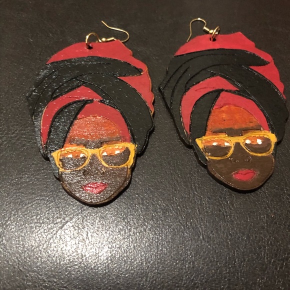 Earrings - Picture 4 of 4